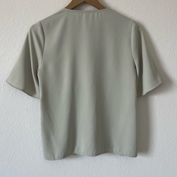 Light green blouse with tie detail - Picture 3 of 3